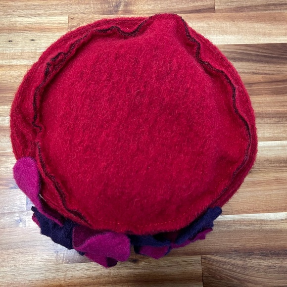 Super Cute Red wool Beret Made in Italy. NWOT - Picture 2 of 5